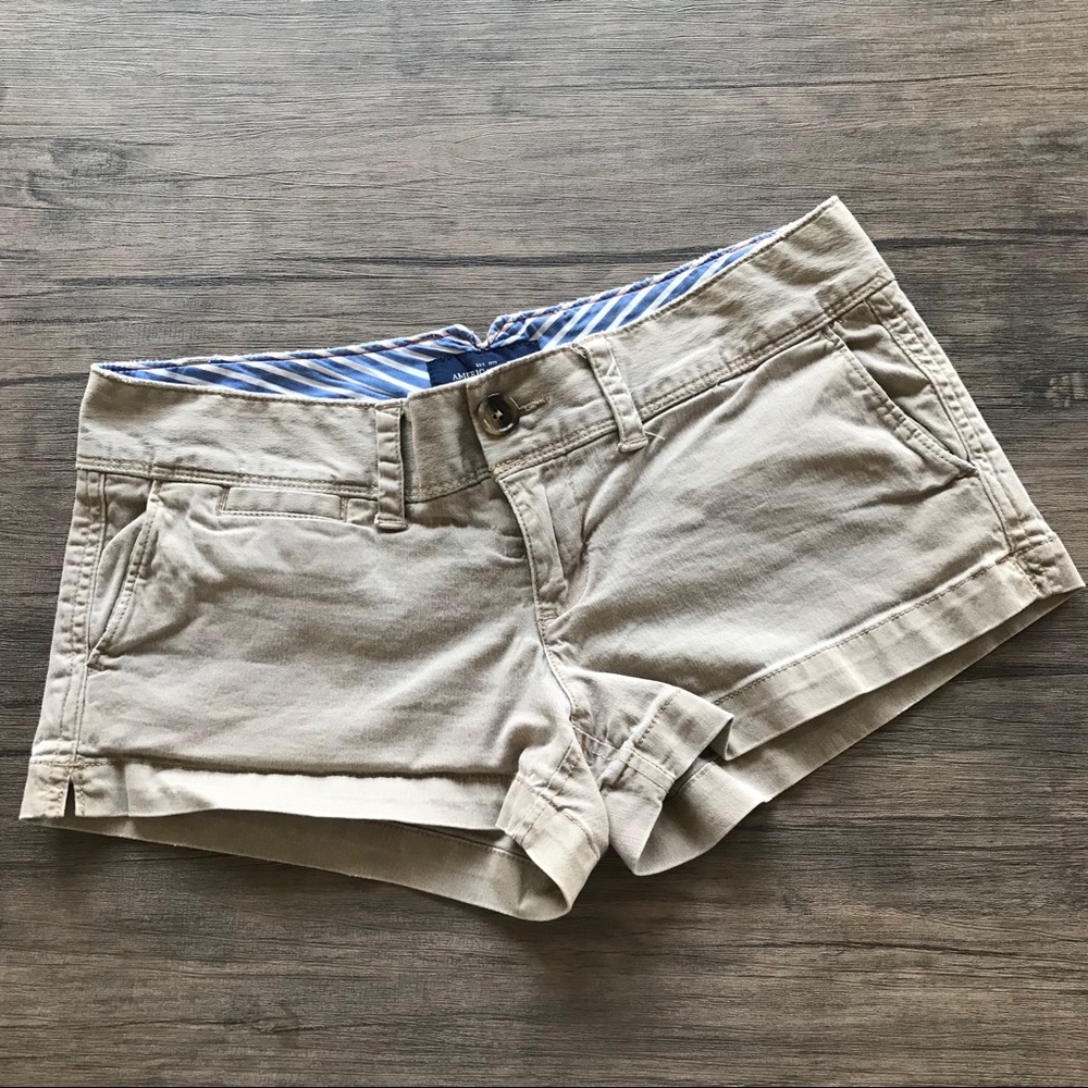 KHAKI SHORTS